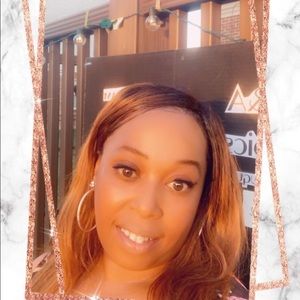 Meet your Posher, Felicia